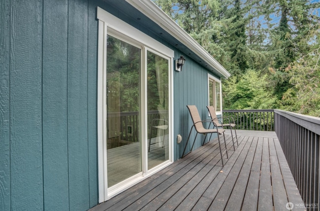 Building Photo - Private Property 2 BD, 2 BATH House!