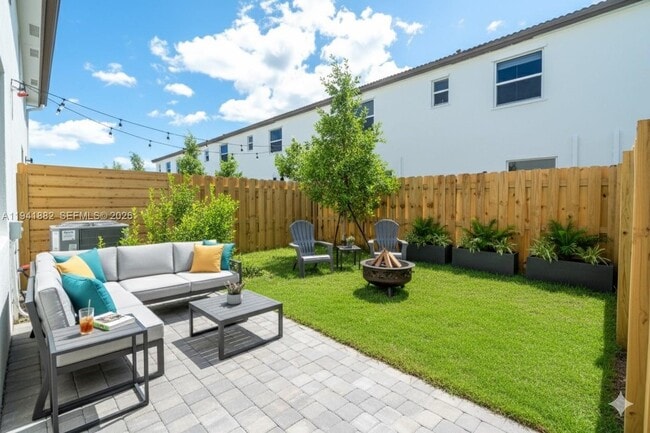 Building Photo - 2646 SE 27th Dr