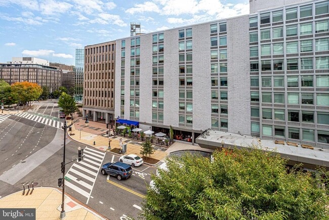 Building Photo - 1177 22nd St NW