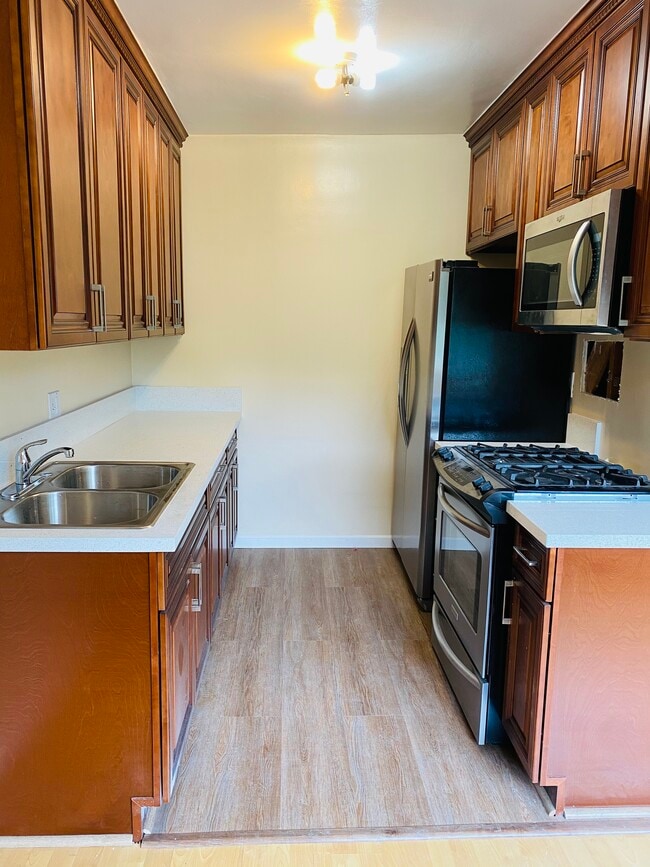 Building Photo - 3232 Estara Ave