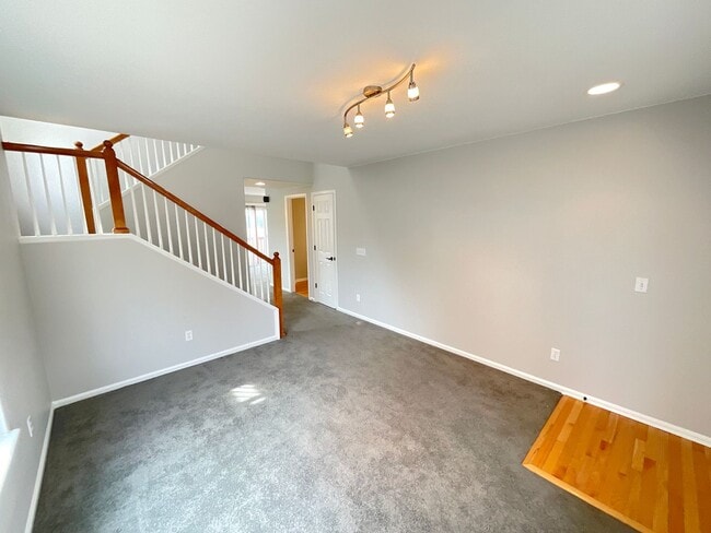 Building Photo - 3 Bedroom Home Available Near N Gate Blvd ...