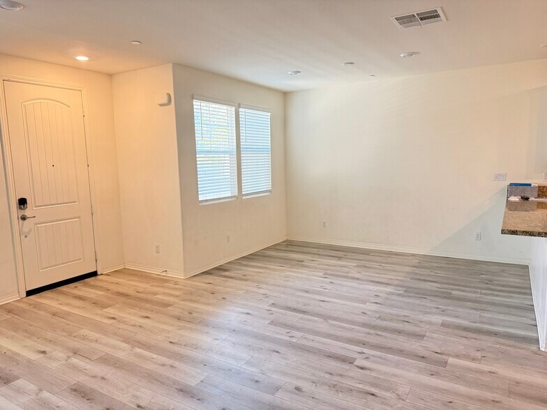 Building Photo - 7072 Vernazza Pl
