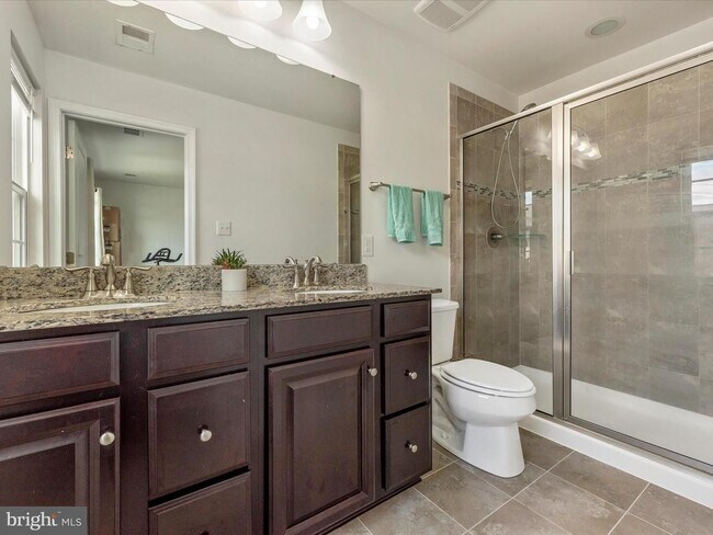 Building Photo - 76 Norwood Dr