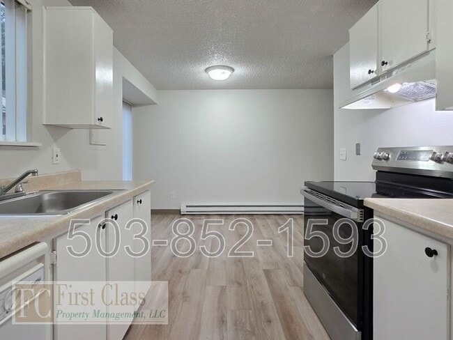 Building Photo - 3618 SW Beaverton Hillsdale Hwy