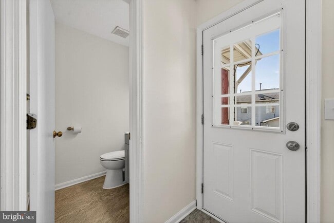 Building Photo - 352 Valley Mill Rd