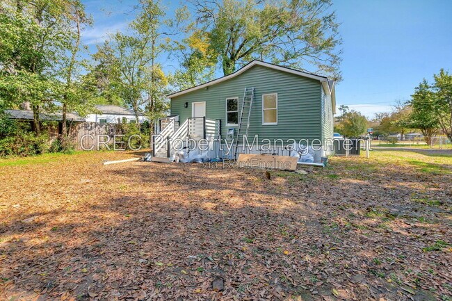 Building Photo - 2642 Ferrara Dr