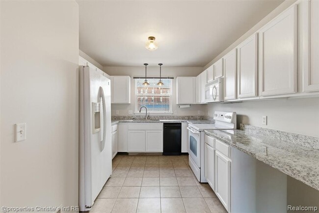 Building Photo - 1050 18th St