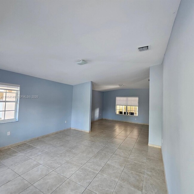 Building Photo - 8330 SW 96th Pl