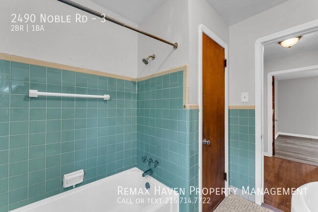Building Photo - 2490 Noble Rd., Cleveland Hts - Apt #3 - 2...
