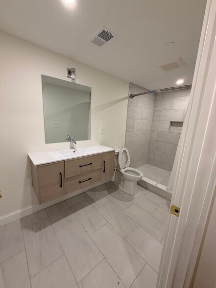 Building Photo - 12 Rowena St