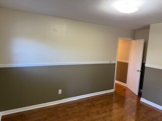 Building Photo - 2500 Shenandoah Dr