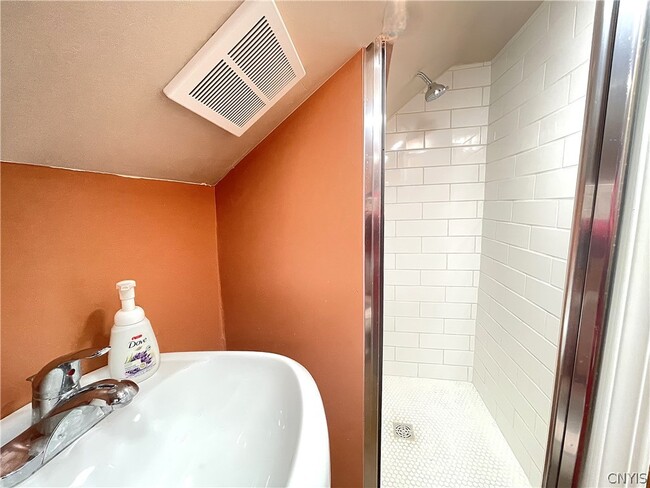 Building Photo - 121 Wadsworth Rd