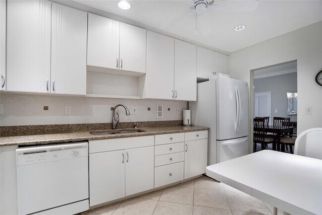 Building Photo - 4250 Galt Ocean Dr