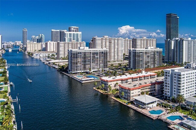 Building Photo - 2081 S Ocean Dr