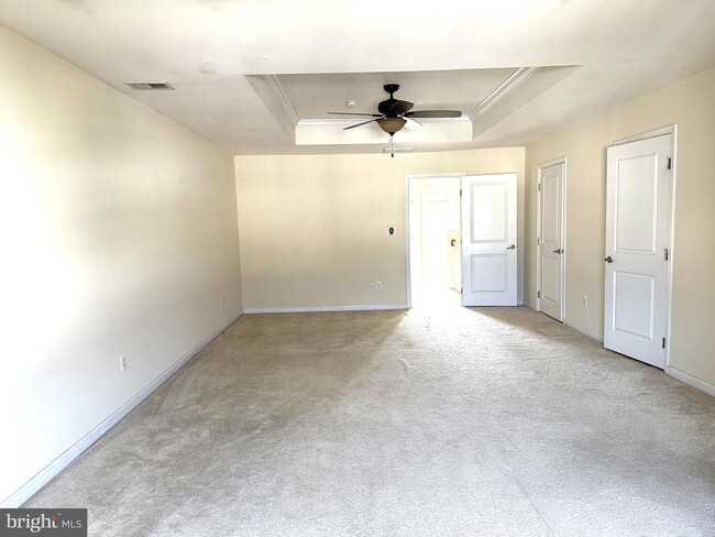 Building Photo - 25795 Clairmont Manor Square