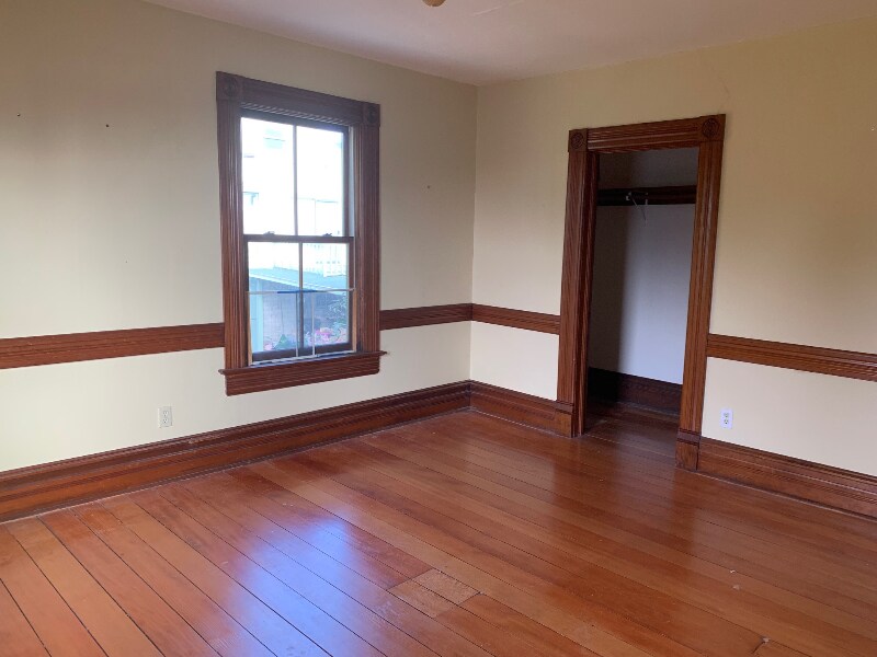 Building Photo - 1104 Madison St