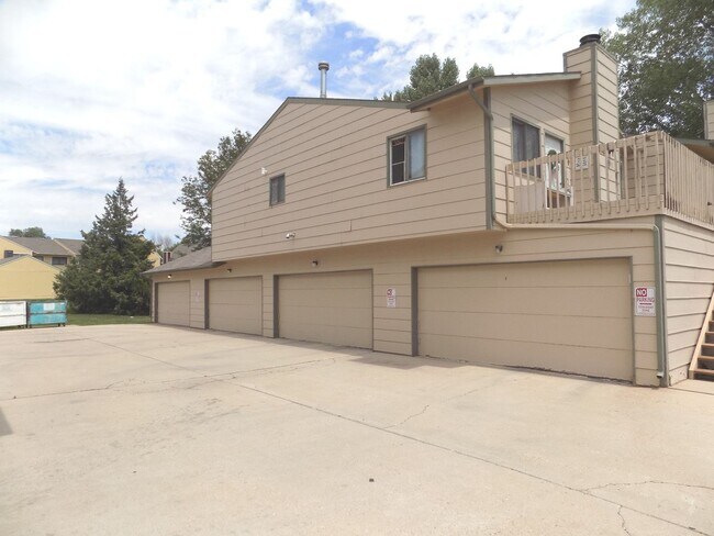 Building Photo - 324 Butch Cassidy Dr