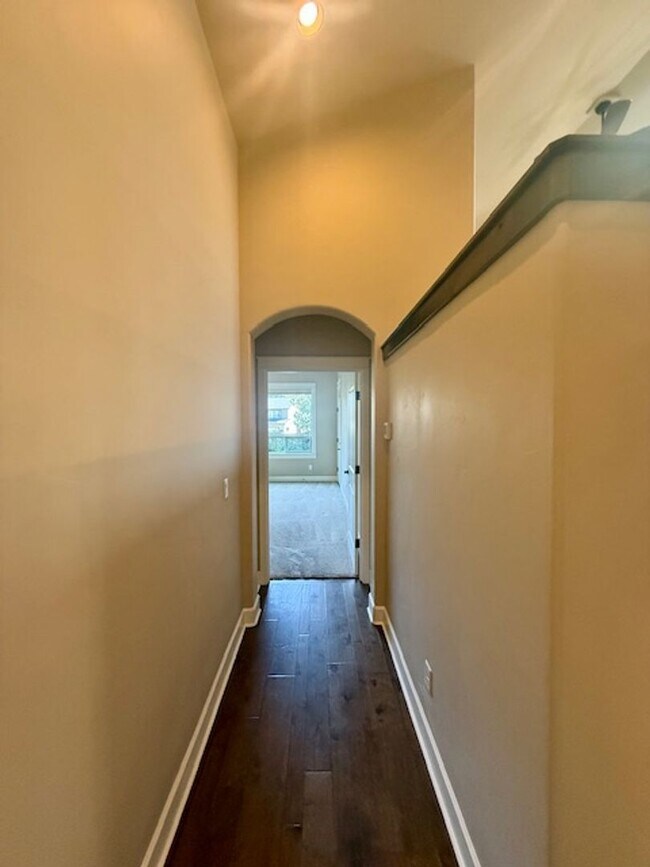 Building Photo - Luxury Home in Stonegate with Community Pool!