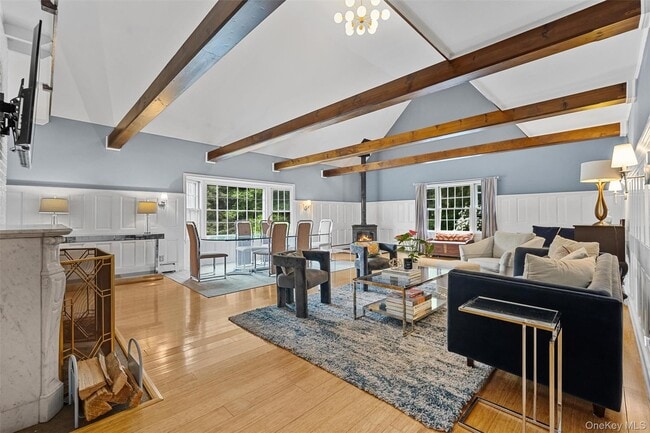 Primary Photo - 1056 Beekman Rd