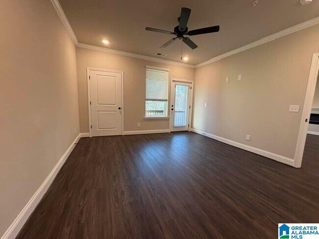 Building Photo - 4421 Lennox Pl