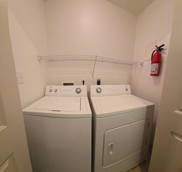 Building Photo - 1957 Wire Rd