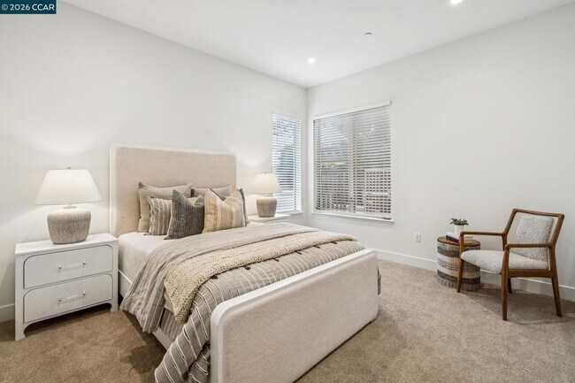 Building Photo - 1756 Cole Ave