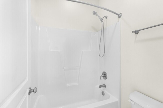 Building Photo - Spacious 4-Bedroom Home for Rent in Kings Grant Fayetteville – 15 Minutes from Fort Bragg