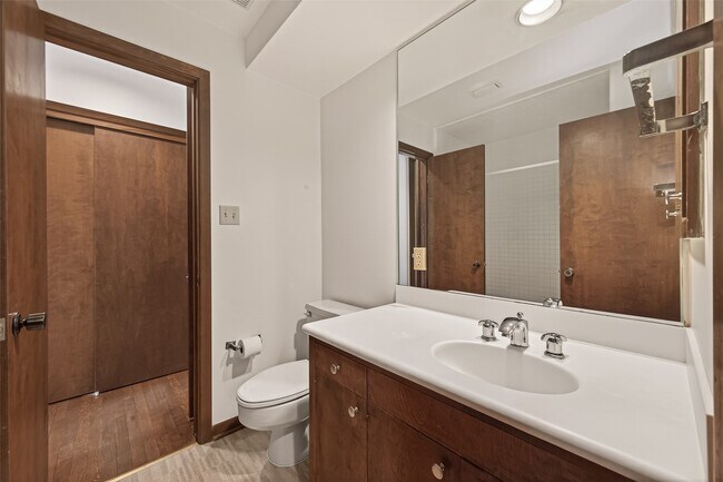 Building Photo - 10614 Fairlane Dr