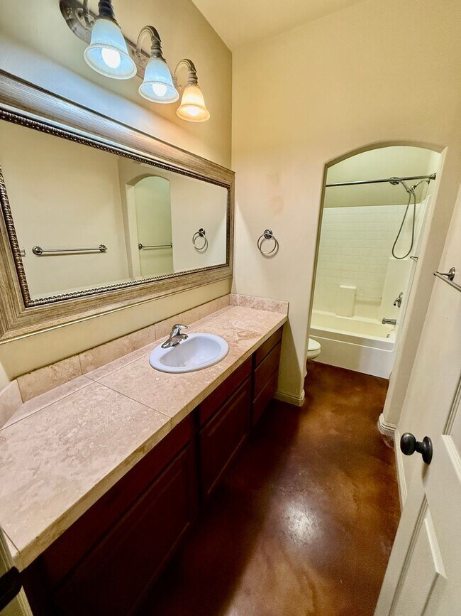 Building Photo - VIEWS in Toquerville Four Bedroom
