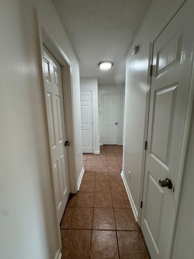 Building Photo - 3 Bed / 1 bath Available Now in Weiner, AR