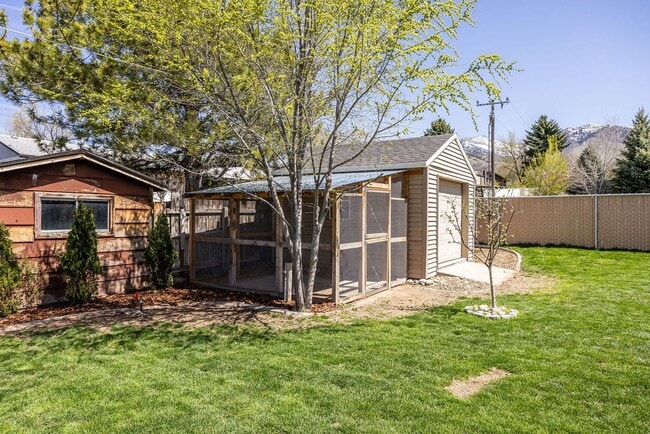 Building Photo - 607 E 420 S