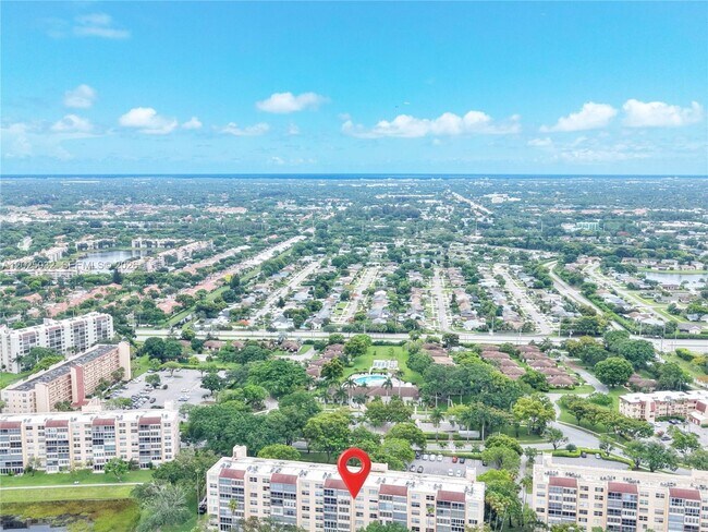 Building Photo - 14623 Bonaire Blvd