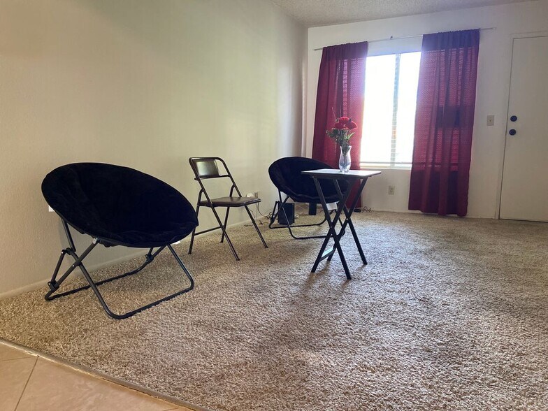 Building Photo - 9645 Spyglass Ave