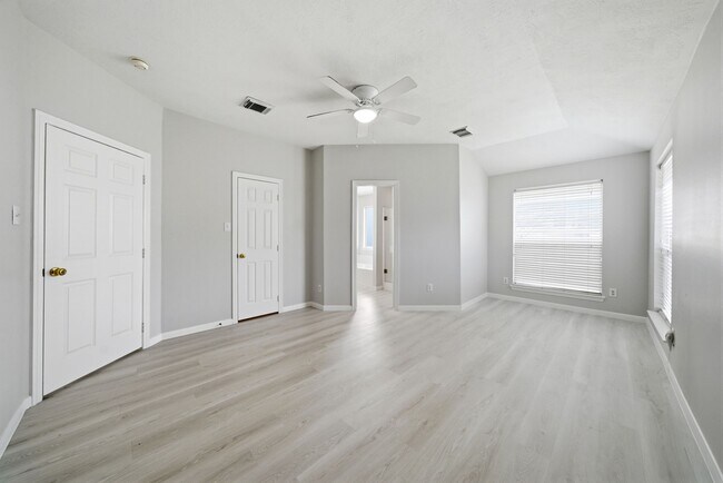 Building Photo - 15330 Geral Ln