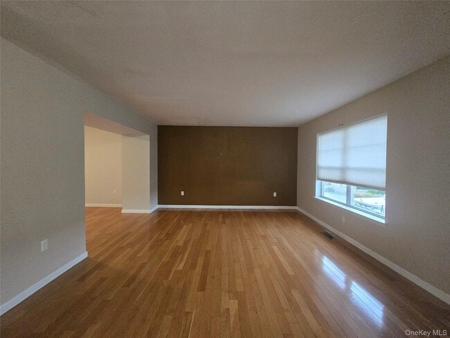 Building Photo - 60 Evan Rd