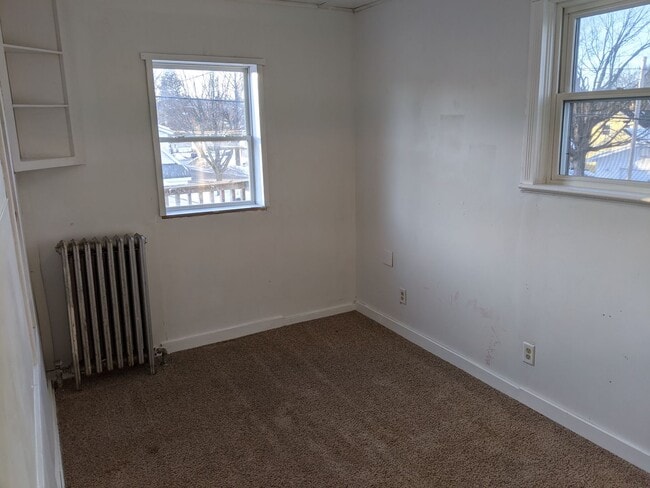 Building Photo - 5 bed 2 bath Single Family Home in Wausau