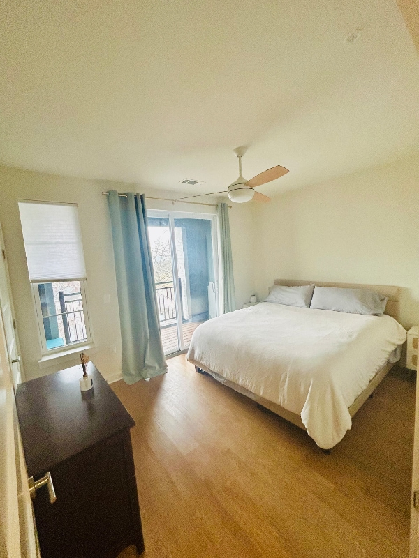 Building Photo - 600 E Trinity Ln