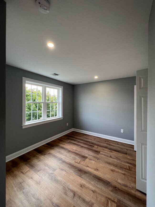 Building Photo - 15 Kiara Dr