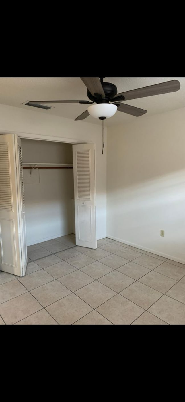 Building Photo - 864 E Church Ave