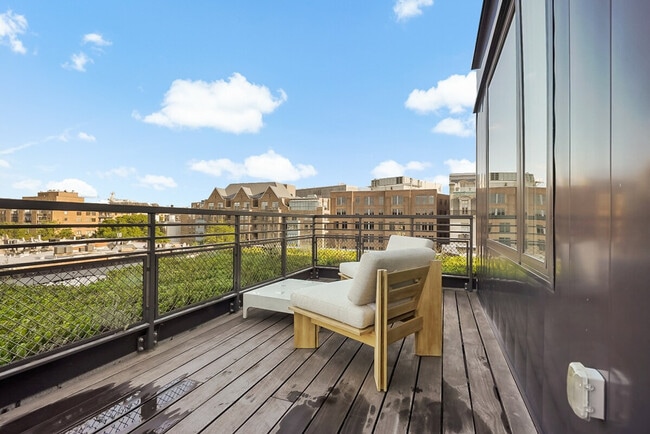 Building Photo - 2000 P St NW