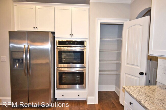 Building Photo - 4 br, 3 bath House - 1001 Kittywood Court