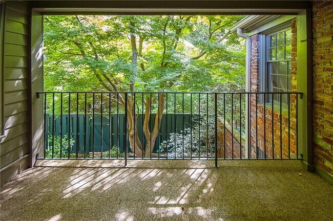 Building Photo - 3117 Colonial Way