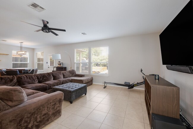 Building Photo - 21646 Seminole Oaks