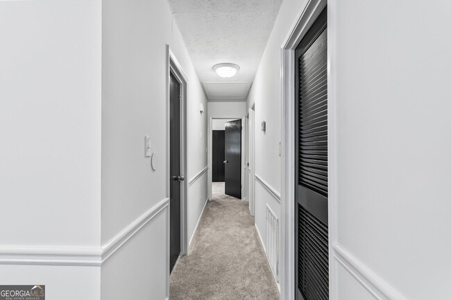 Building Photo - 2923 Bicentennial Dr SW