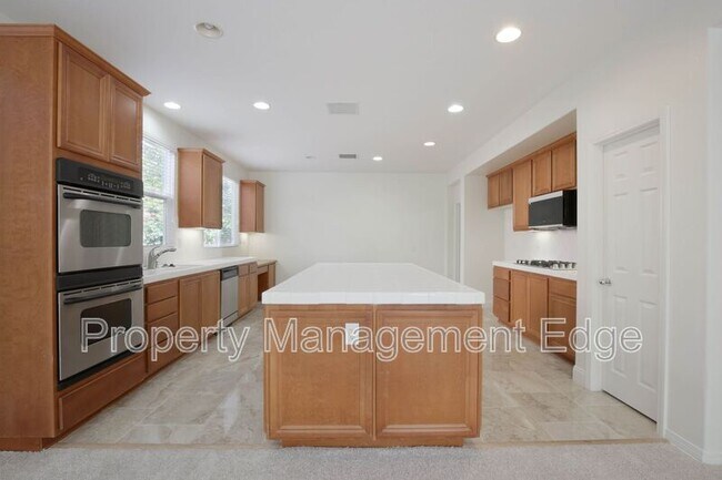 Building Photo - 31804 Bottle Brush St