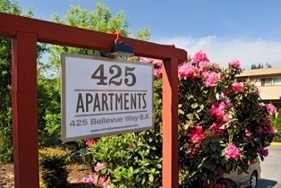 Entrance - 425 Apartments