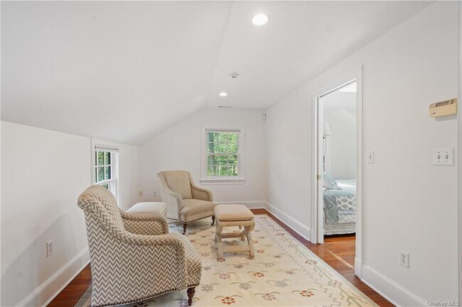 Building Photo - 140 Greenwich Rd