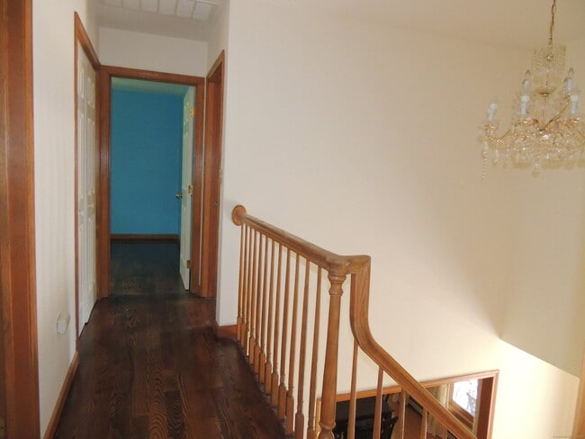 Building Photo - 12 Cardinal Ln