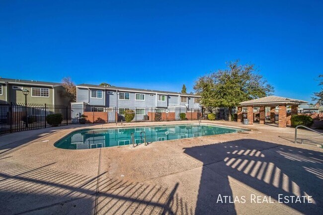 Building Photo - 2301 E University Dr