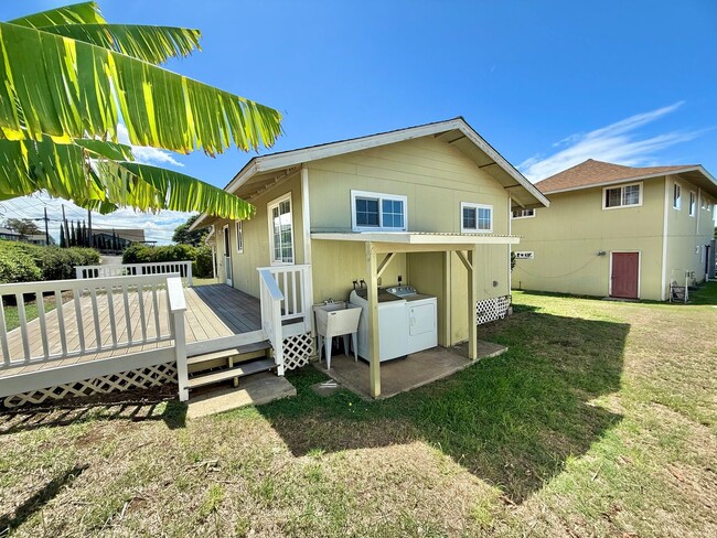 Building Photo - 2 Bedroom / 1 Bathroom Cottage in Pukalani!